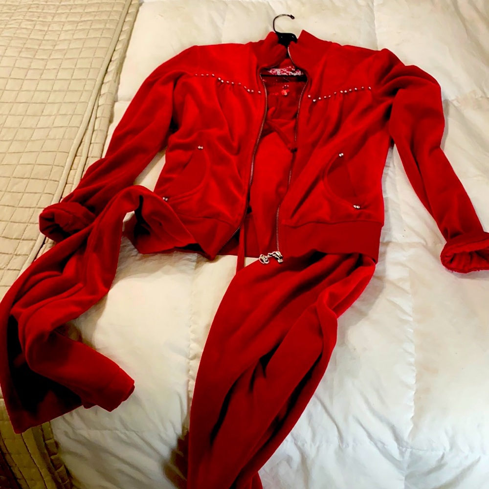 Adorable twisted heart sweatsuit